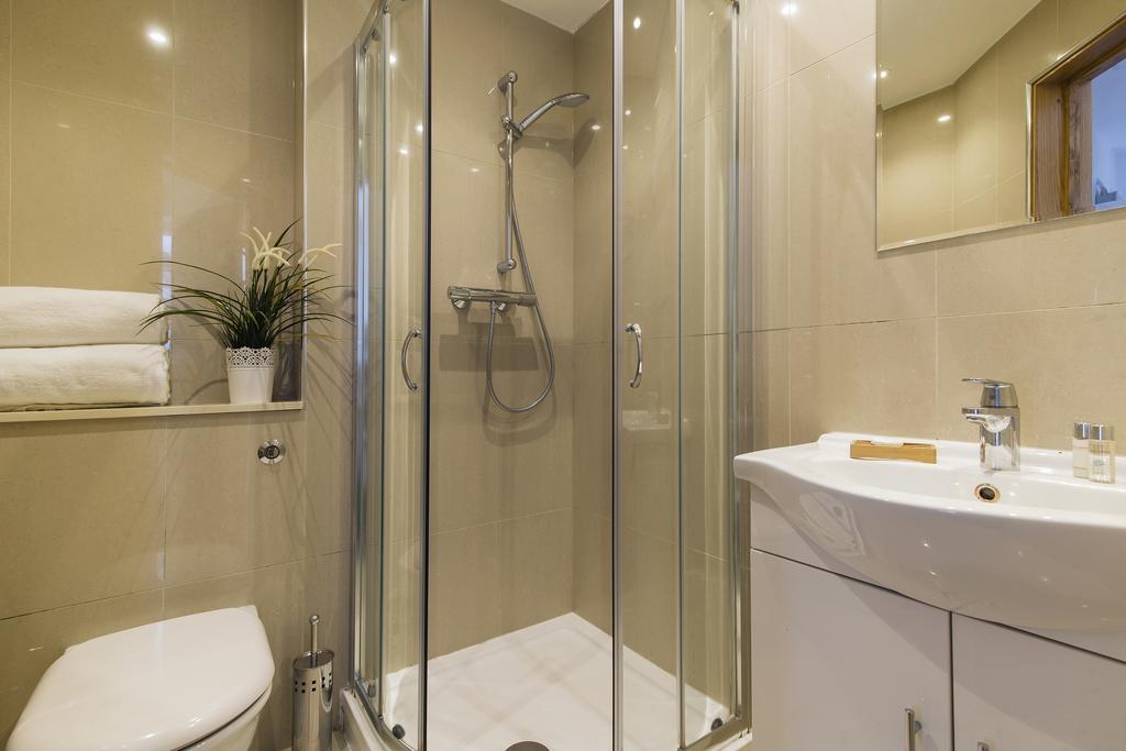 The Fulham Mirabel Gem * Londra